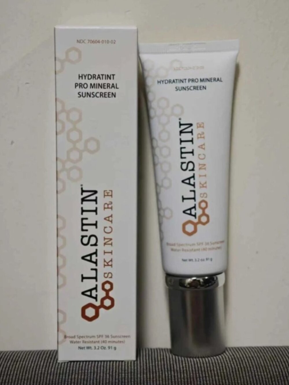 Alastin HydraTint Pro Mineral-Broad Spectrum Tinted Facial SP (3.2 oz)